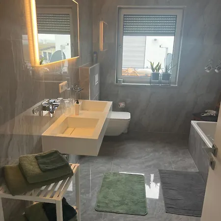 Haus Villa-moderne 3-zimmer In Wallersdorf-haidlfing * Wallersdorf